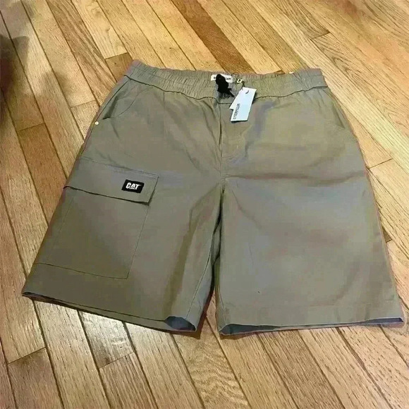 CAT Men's Cargo Shorts Size M Kelp/Maroon Elastic Waist Multiple Pockets - Picture 1 of 9